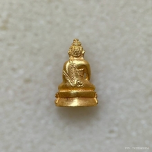 พระชัยวัฒน์หลวงพ่อคูณ รุ่นญาณ วิทยาคม เนื้อทองคำ พ.ศ. 2535