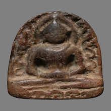 ซุ้มกอพิมพ์ใหญ่ มีกนก