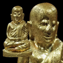 รูปหล่อหลวงพ่อเงิน รุ่นช้างคู่ วัดท้ายน้ำ ปี 2526