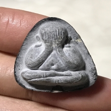 พระปิดตาหลวงปู่โต๊ะ “ปลดหนี้” หลังยันต์ตรี ฝังตะรุด (มีเกศา)