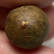 ลูกอมสีผึ้ง หลวงพ่อสงวน วัดไผ่พันมือ จ.สุพรรณบุรี