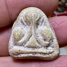 ปิดตาวัดประสาท เนื้อผงขาว รุ่นแรก สวยเดิม ๆเนื้อจัดหายาก