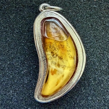 เขี้ยวเสือเต็มเขี้ยว รุ่นมหาบารมี 48 หลวงปู่กาหลง เขี้ยวแก้ว