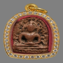 พระซุ้มกอพิมพ์ใหญ่มีลายกนก