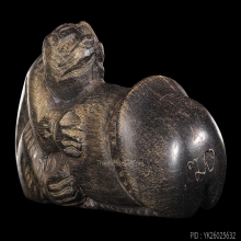 ลิงขี่ปลัดขิก หลวงพ่อคง เนื้อไม้งิ้วดำมีจาร สภาพสวยหายากมาก