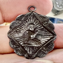 เหรียญนางกวักพ่อแจ๋ วัดโพธิเฉลิมรักษ์ เงินลงยาสวยสมบูรณ์ 