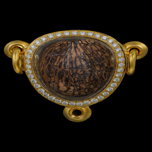 หมากทุย หลวงปู่เอี่ยม วัดหนัง พร้อมตลับทองฝังเพชรแท้ 