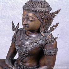 พระแก้วมรกตที่หล่อได้สวยคมที่สุด