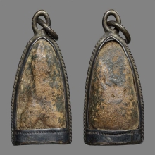 พระปิดตาเลี่ยมกระเช้าเงินโบราณ