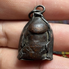 นางกวักไม้แกะ หลวงปู่บุญ วัดกลางบางแก้ว  เลี่ยมกระเช้าเงิน