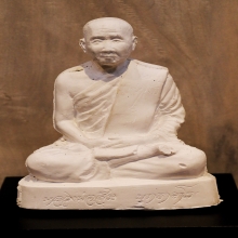 พระบูชาองค์ต้นแบบ เนื้อปูน หลวงปู่สิม วัดถ้ำผาปล่อง