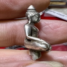 พระยอดธง เนื้อเงินพิมพ์ใหญ่ กรุวัดเสม็ดงาม จันทบุรี สวยหายาก