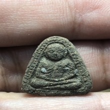 พระผงเนื้อว่านหลวงพ่อเงิน￼ วัดบางคลาน 