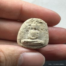 พระวัดพลับ พิมพ์สมาธิเข่ากว้าง องค์ดาราเก่าแก่ ในหนังสือครับ