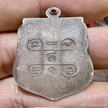 ปู่เต็ม วัดนิมมานรดี เนื้อเงินรุ่นแรก ยันต์ติด หายากสวยสุดๆ