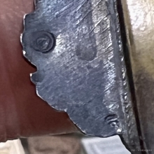 ลป.ทองดำ วัดท่าทอง อุตรดิตถ์ แหนบเงินลงยา3สี ตอกโค๊ด