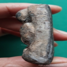 พระปิดองค์ใหญ่มาก ประมาณ 4.5 X 5 ซม.