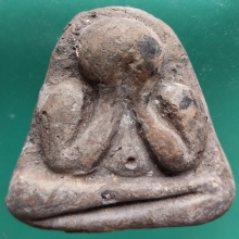 พระปิดองค์ใหญ่มาก ประมาณ 4.5 X 5 ซม.