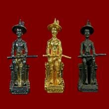 รูปหล่อสมเด็จพระเจ้าตากสินมหาราช รุ่น 4 ยอดนิยม ครบชุด