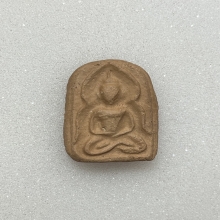 หลวงปู่บุญ พิมพ์ซุ้มแหลมใหญ่  เนื้อดิน พ.ศ. 2456