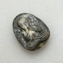 พระปิดตากนกข้าง หลวงปู่โต๊ะ  เนื้อผงใบลาน  พ.ศ. 2522