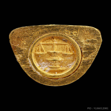 รูปหล่อหลวงพ่อเกษม รุ่นมหามงคล เนื้อทองคำ 