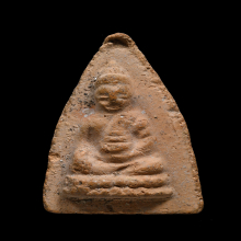 พระพุทโธน้อยคุณแม่บุญเรือนพิมพ์เล็กเนื้อดินพระสวยครับ