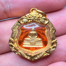 หลวงพ่อโสธรหัวแหวนเนื้อ ทองคํา เลี่ยมทอง