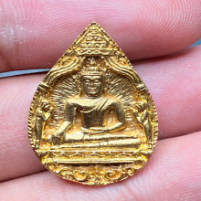 หลวงพ่อโต วัดพนัญเชิง เนื้อทองคํา