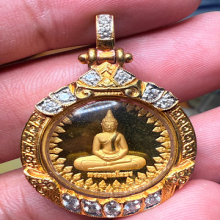 หลวงพ่อโสธร เหรียญทองคำปี51 พร้อมกรอบทองฝังเพชร