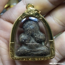 พระปิดตาหลวงปู่เอี่ยม วัดสะพานสูง เนื้อผงคลุกรัก พิมพ์ตะพาบ