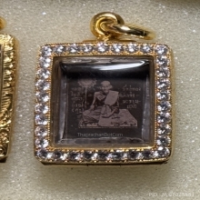 รูปถ่ายซีเปียหลวงปู่ศุข วัดปากคลองมะขามเฒ่า นั่งพัดยศเดี่ยว