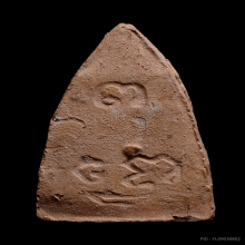 74.พระพุทโธน้อยพิมพ์เล็กหน้าตุ๊กตา เนื้อดิน บัว8เม็ด ปี 2494