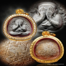 หลวงปู่โต๊ะ พระปิดตากนกข้าง เกสรแช่น้ำมนต์ 