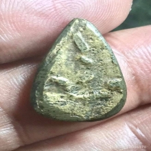 พระกลีบบัวหลังราวเทียนหลวงพ่อโบ้ยใบเซอร์สมาคม