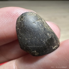 พระปิดตาอาจารย์อรรถ วัดน้ำวน พิมพ์แข้งซ้อน