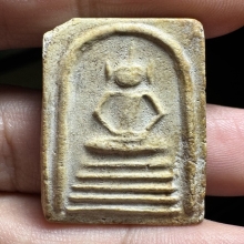 พระวัดเฉลิมพระเกียรติ พิมพ์ห้าชั้นครอบแก้ว 