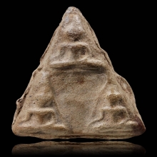 พระนางกำแพงลูกแป้งสาม