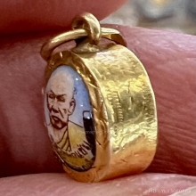 ล็อกเก็ตพ่อแช่มวัดฉลอง พิมพ์จิ๋วเลี่ยมทอง สวยสมบูรณ์