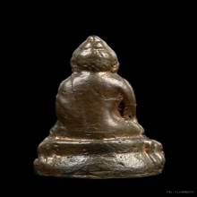 พระกริ่งรุ่นแรก หลวงปู๋โต๊ะ เนื้อนวะโลหะ ปี 2515  โค๊ด 9 แฉก