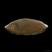 พระกริ่งรุ่นแรก หลวงปู๋โต๊ะ เนื้อนวะโลหะ ปี 2515  โค๊ด 9 แฉก