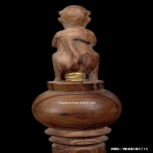 ไม้ครูสี่หูห้าตาครูบาบุญยัง เนื้อไม้ดุมล้อเกวียน จ.ลำพูน