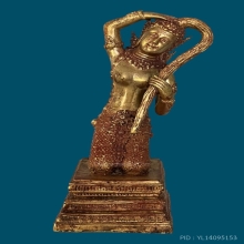 แม่ธรณีบีบมวยผม วัดสุทัศน์ 3นิ้ว