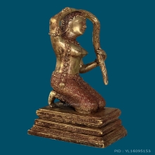 แม่ธรณีบีบมวยผม วัดสุทัศน์ 3นิ้ว