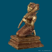 แม่ธรณีบีบมวยผม วัดสุทัศน์ 3นิ้ว