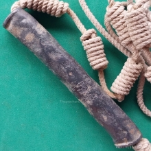 ตะกรุด ลป.ภู วัดดอนรัก เนื้อตะกั่วทุบ ยาว 3.5 นิ้ว