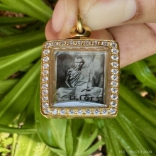 หลวงหลวงพ่อเดิม รูปเพชรกลับ กลับ ร้าย ให้กลายเป็นดี 