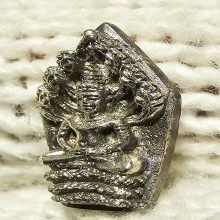 นาคปรกพ่อมุ่ย วัดป่าระกำเหนือ ปี 33 เนื้อเงินผิวใสปิ๊ง+กล่อง