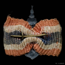 เข็มกลัดพระพิฆเนศ เนื้อเงินลงยา หลังเข็มกลัดธงชาติไทย