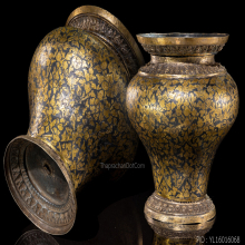 กระโถนทรงปรีถมทองยุครัตนะโกสินทร์